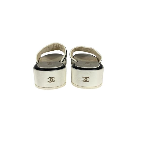 Chanel 2021 CC Logo Slides - Size 9 - Picture 5 of 6